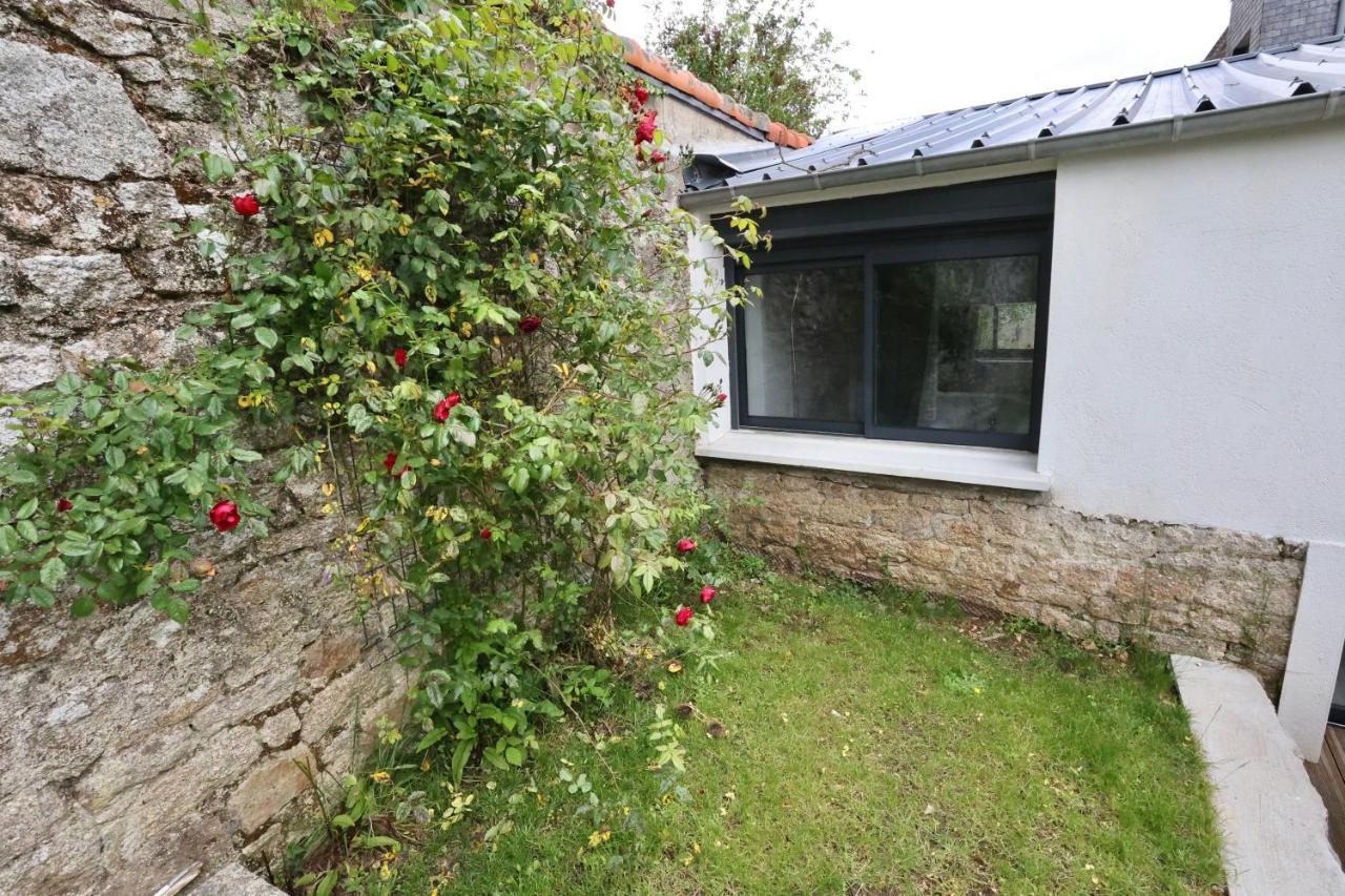 L'Atelier Et Sa Terrasse Apartment Pontivy Exterior foto